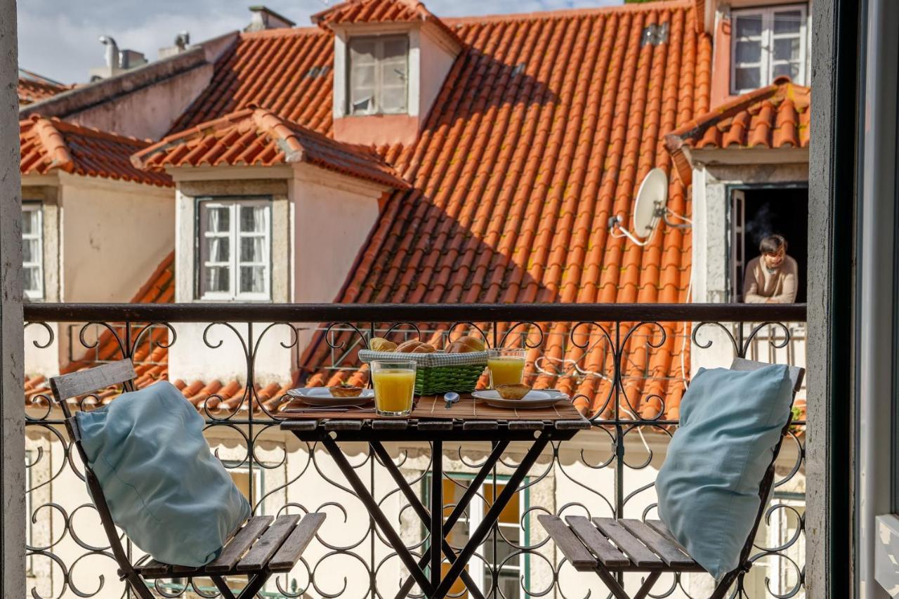 Castelo Apartment - Beautiful Balcony View ลิสบอน ภายนอก รูปภาพ